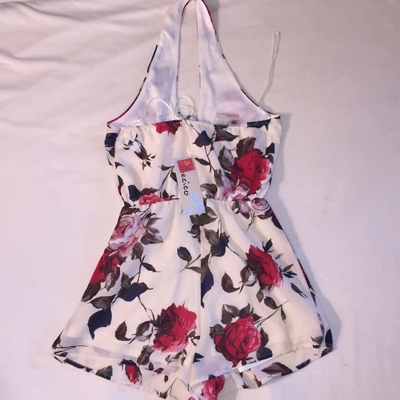 🌹ROSES ROMPER 🌹 - Picture 5 of 5